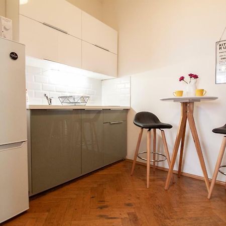 Nejedleho Apartmeet Praga Zewnętrze zdjęcie